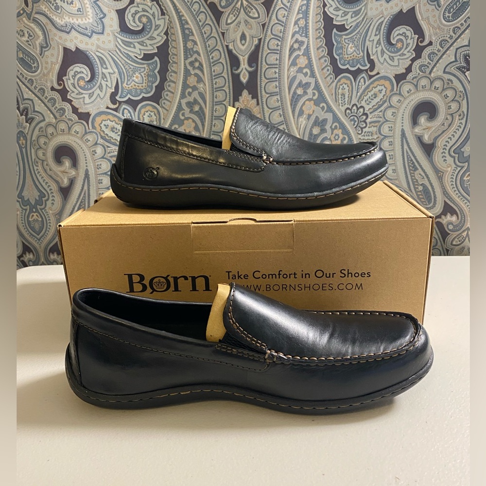 NWT Born Leather Sip-On Loafers